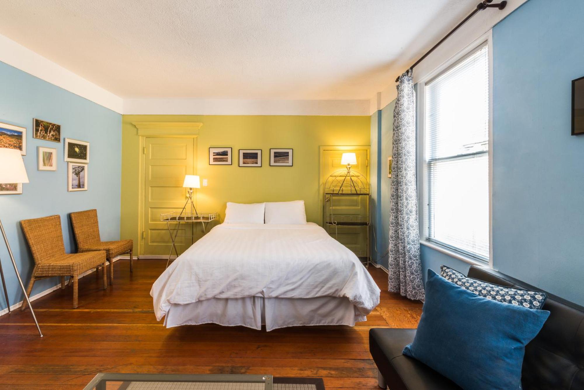 Ocean Island Garden Suites วิกตอเรีย ห้อง รูปภาพ
